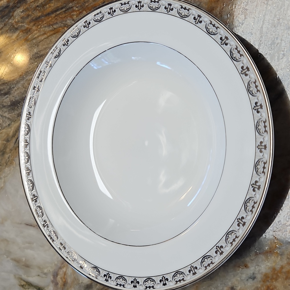 GORHAM Elegant White and Gold Bowl